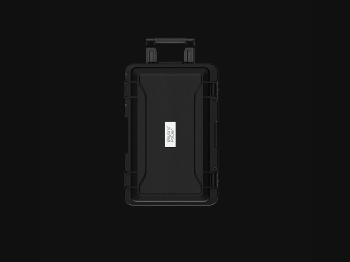 VOLTRA I - Travel Suitcase - Strap Mount Layout